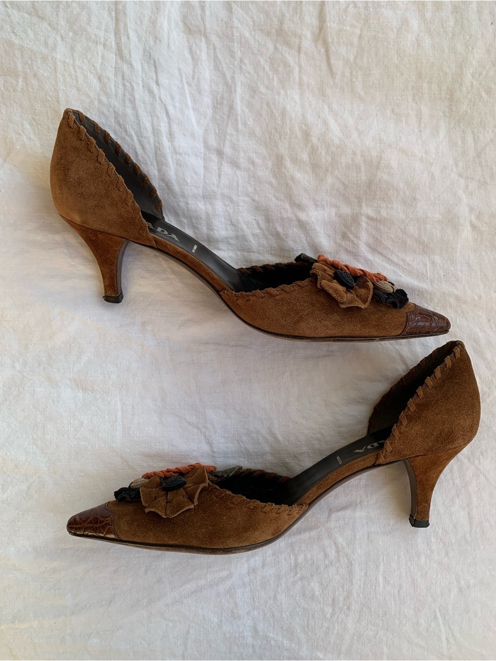 Vintage Prada Suede Rosette Flower Pointy Toe Kitten Heels Tan Brown - Picture 6 of 9